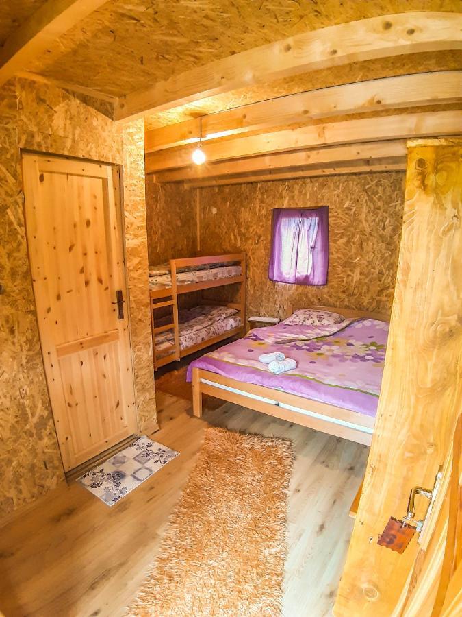 Camp Sutjeska Hotel Tjentiste Bagian luar foto
