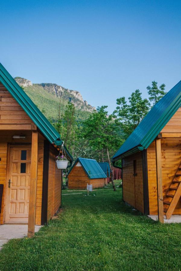Camp Sutjeska Hotel Tjentiste Bagian luar foto