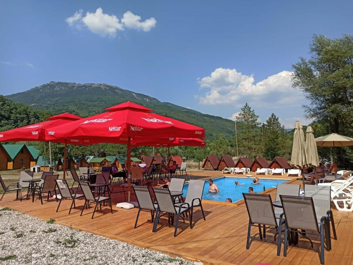 Camp Sutjeska Hotel Tjentiste Bagian luar foto