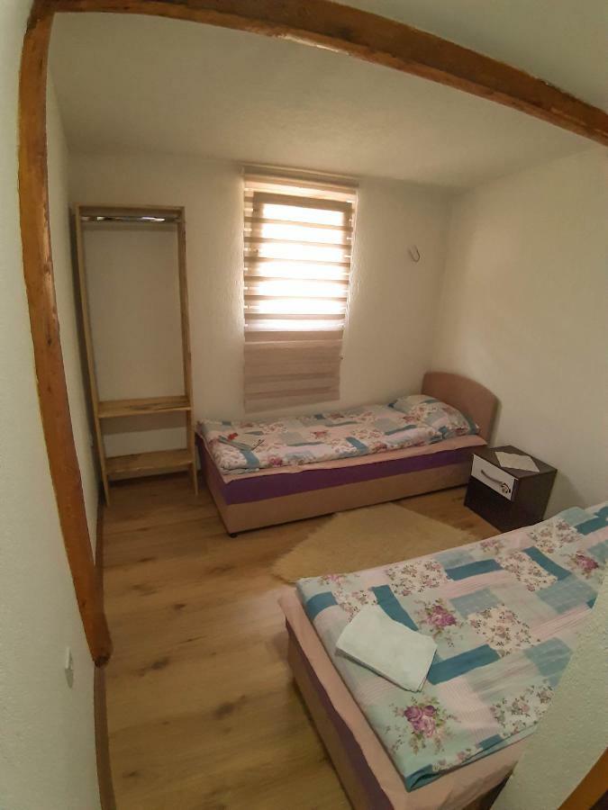 Camp Sutjeska Hotel Tjentiste Bagian luar foto