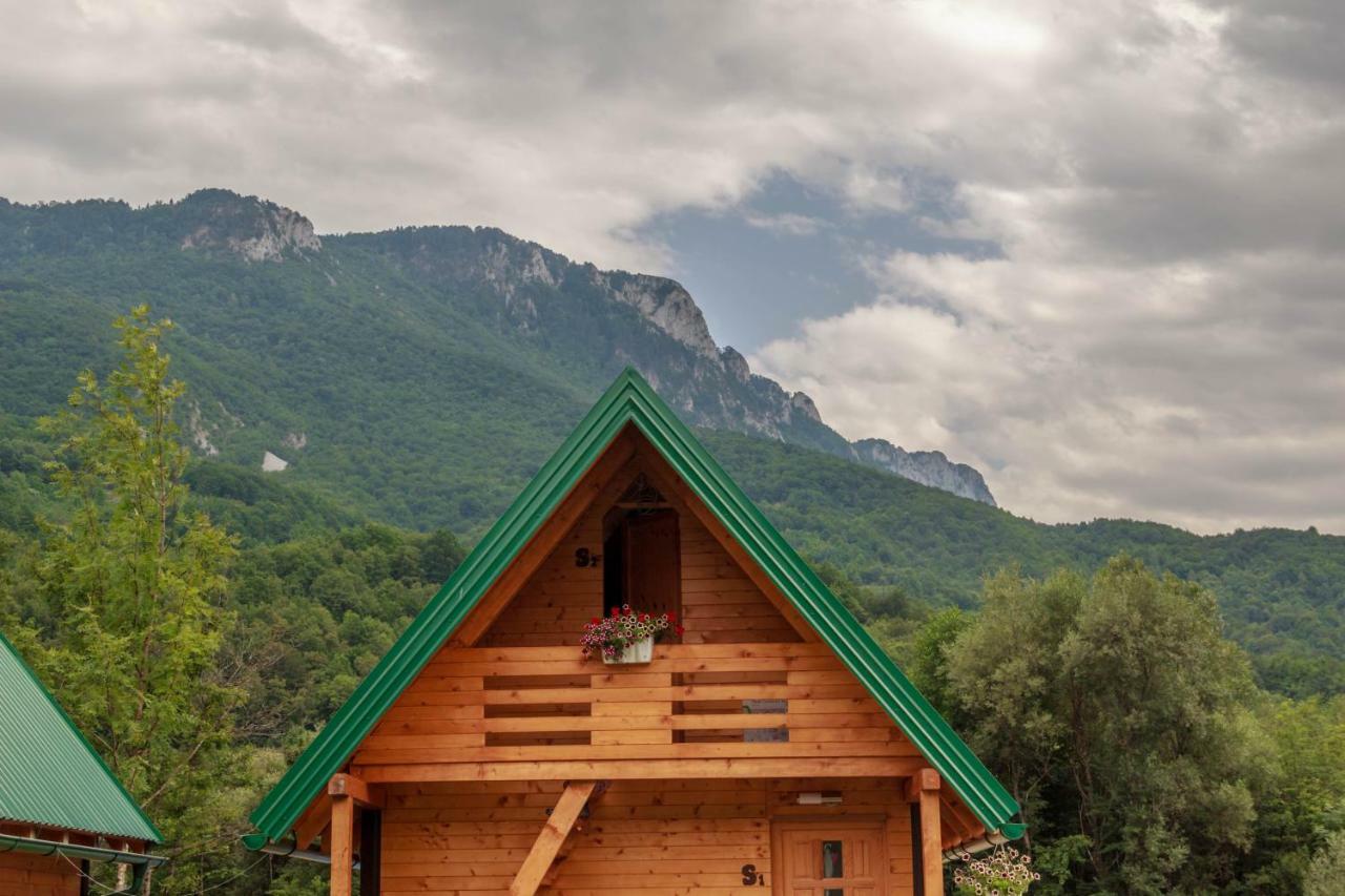 Camp Sutjeska Hotel Tjentiste Bagian luar foto