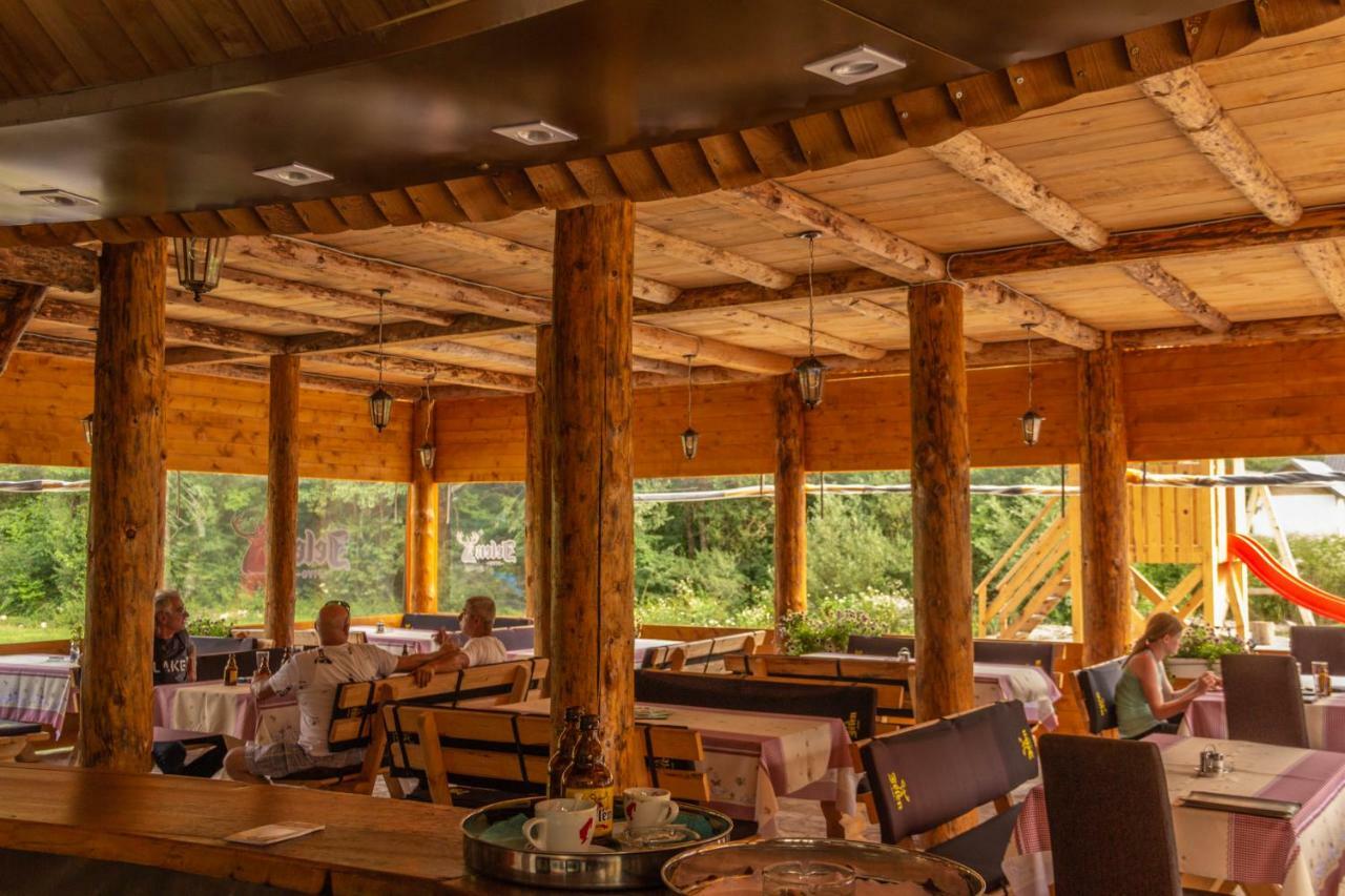 Camp Sutjeska Hotel Tjentiste Bagian luar foto
